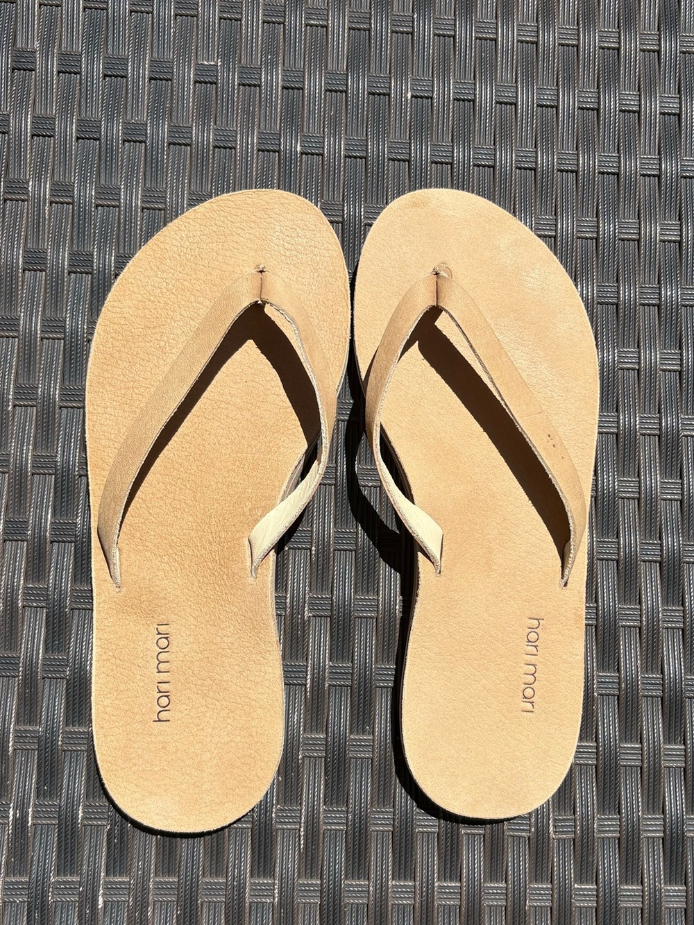 hari mari Women's Tan Flip Flop Sandals